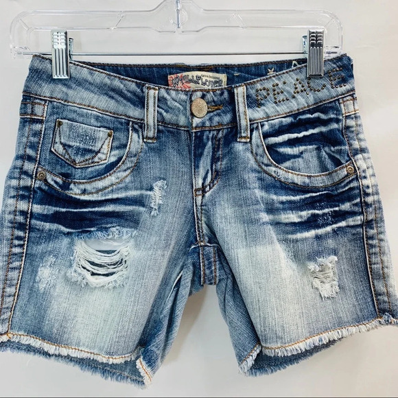 Wallflower Womans‎ Denim Shorts Size 0 Distressed Embroidered Peace Sign 
g66 - Picture 1 of 14